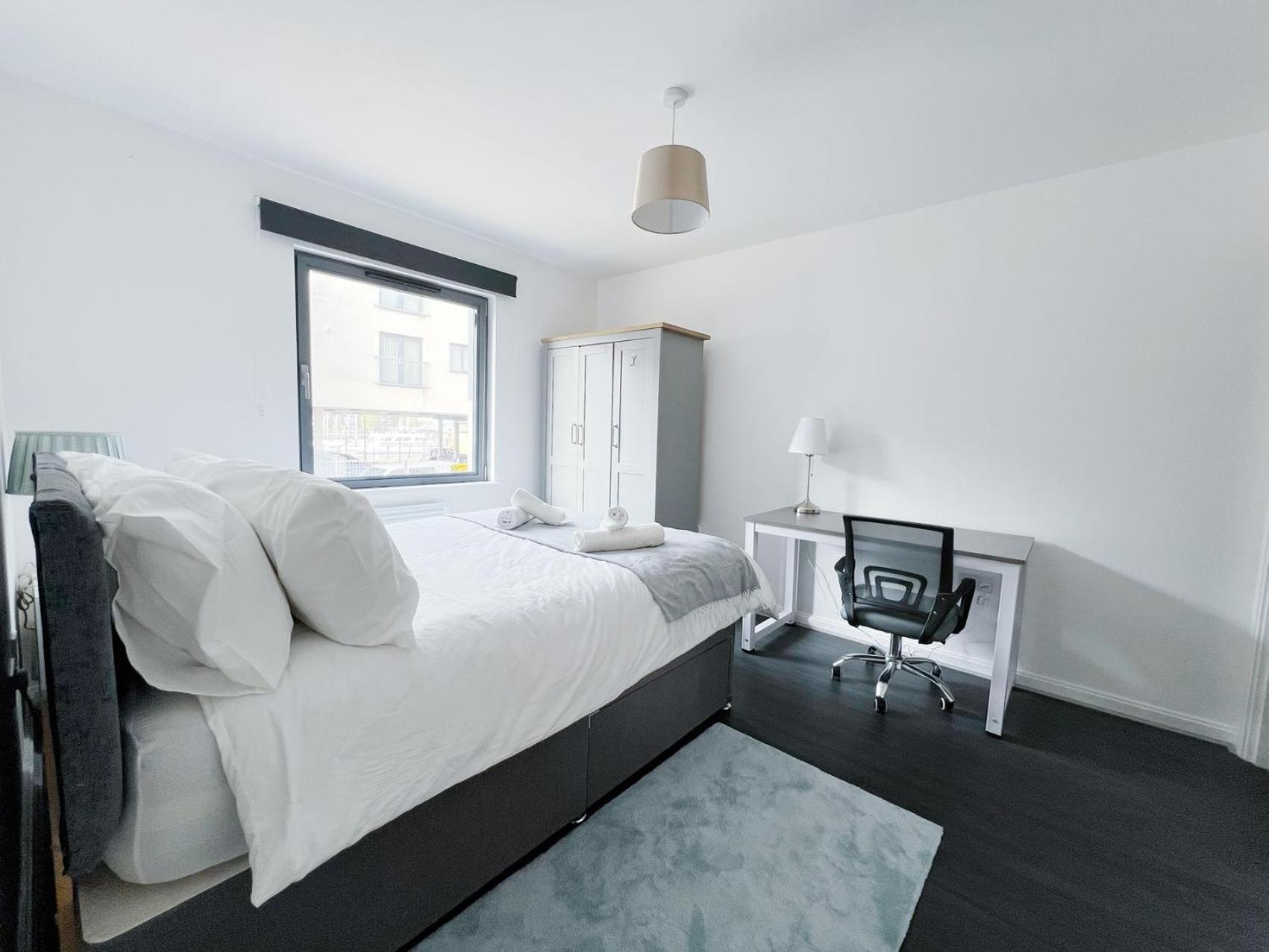 Comfort Seaside Two-Bedroom Apt 斯旺西 外观 照片